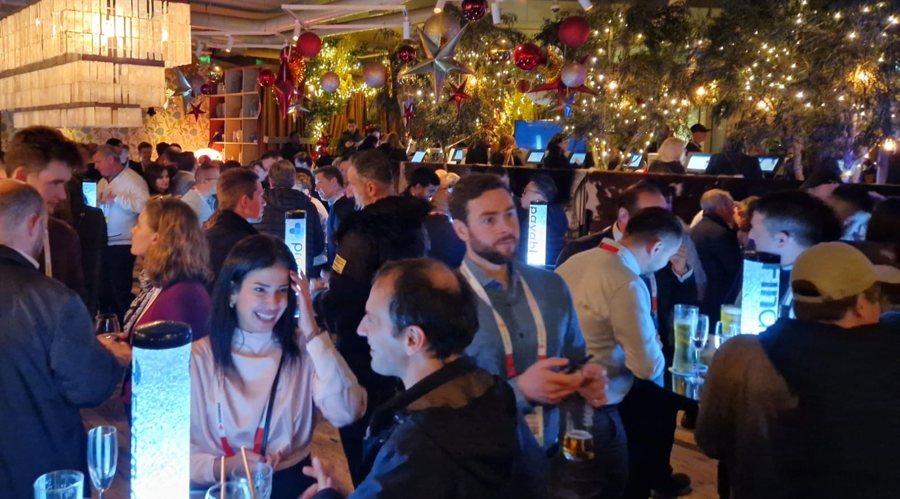 禁止涉毒艺人复出未剥夺其劳动权